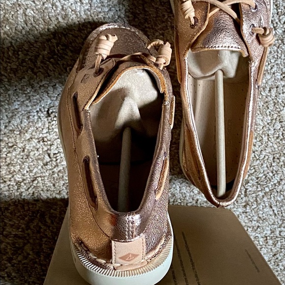 New with box Sperry Shoes size #7 - Picture 9 of 14